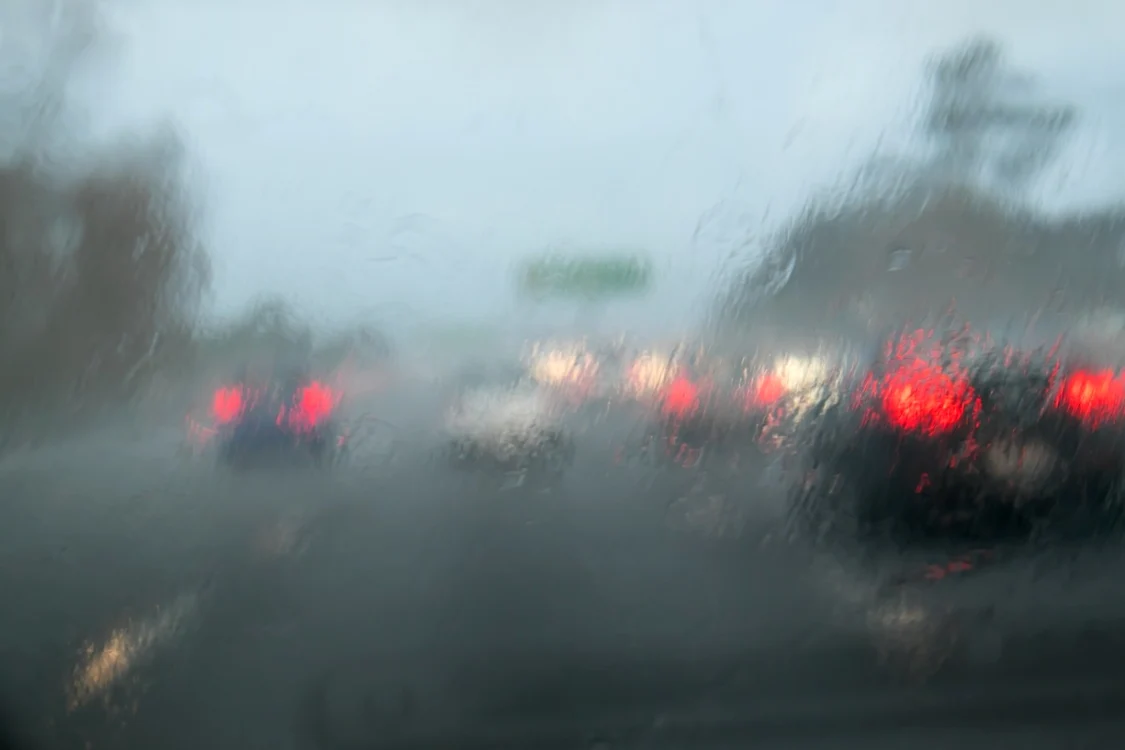 Plouă torenţiale pe A2 FOTO Adevărul