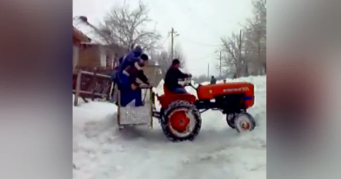 Distracţia cu tractorul, o nouă modă în comunele buzoiene