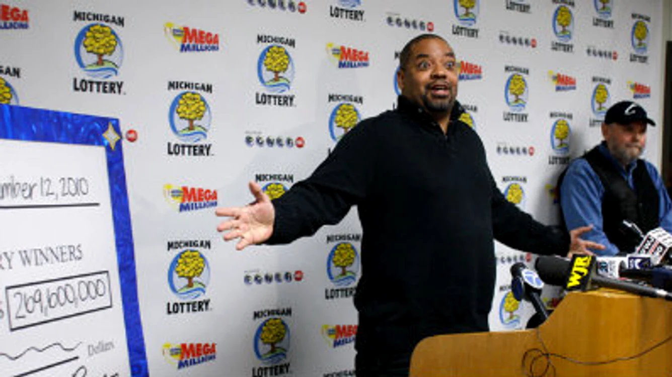 
    Mike Greer, câştigător la loto prin intermediul unui sexshop  