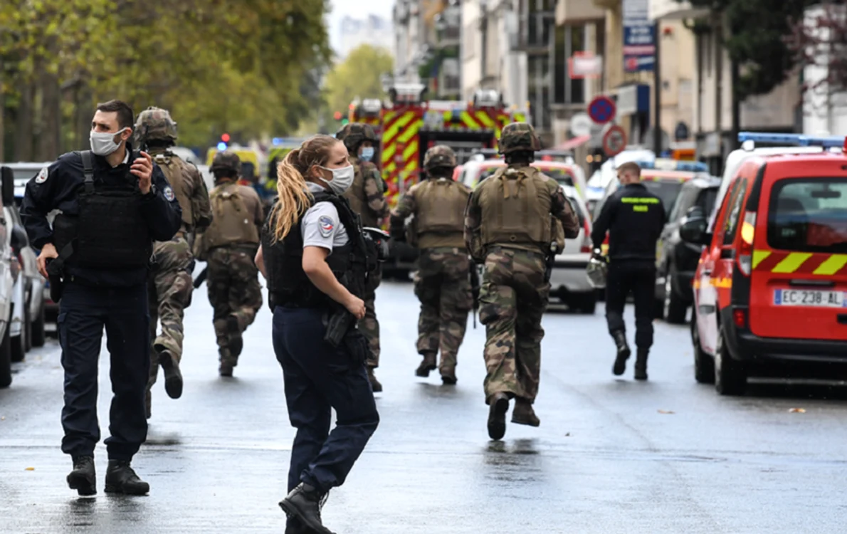 Polițiștii au anunțat că au arestat un suspect în cazul atacului cu macetă din Parisfoto: Twitter