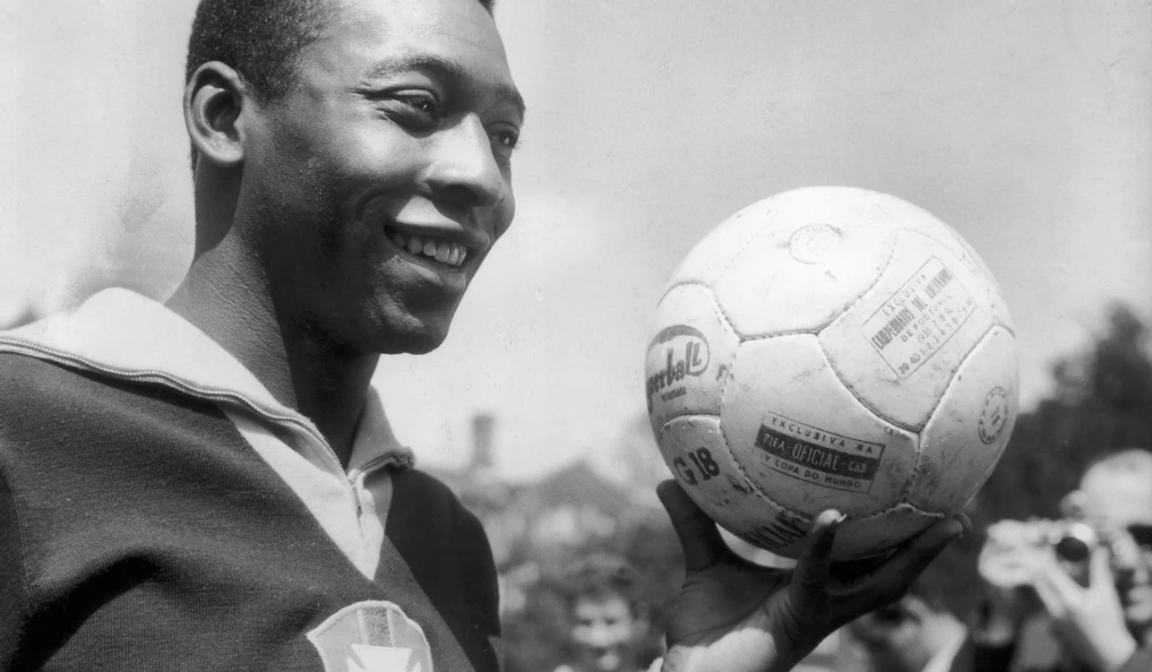 Pele a fost unul dintre cei mai mari şi iubiţi fotbalişti ai lumii. Foto Getty