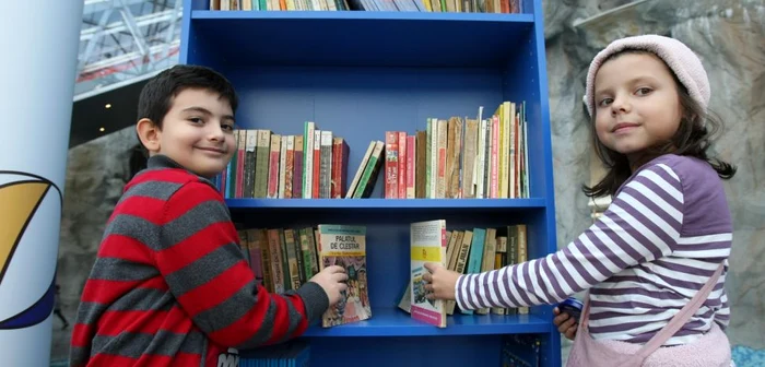 Gălăţenii au donat mii de cărţi pentru Republica Moldova