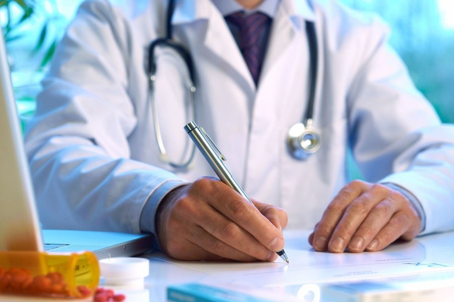 Medici oncologi arestați în 2013 și judecați pentru grup infracțional și înșelăciune, achitați definitiv în justiție