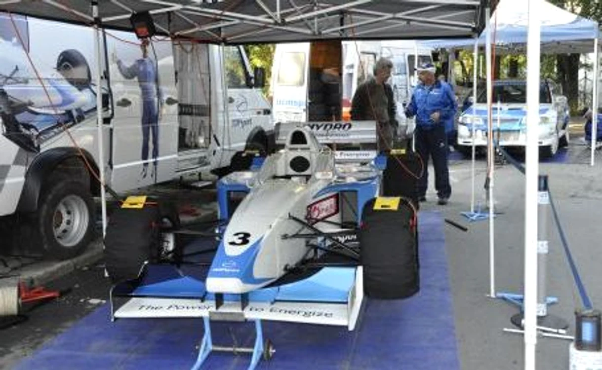
    Sinaia găzduieşte din nou două etape din Campionatul Naţional de Viteză în Coastă.  
