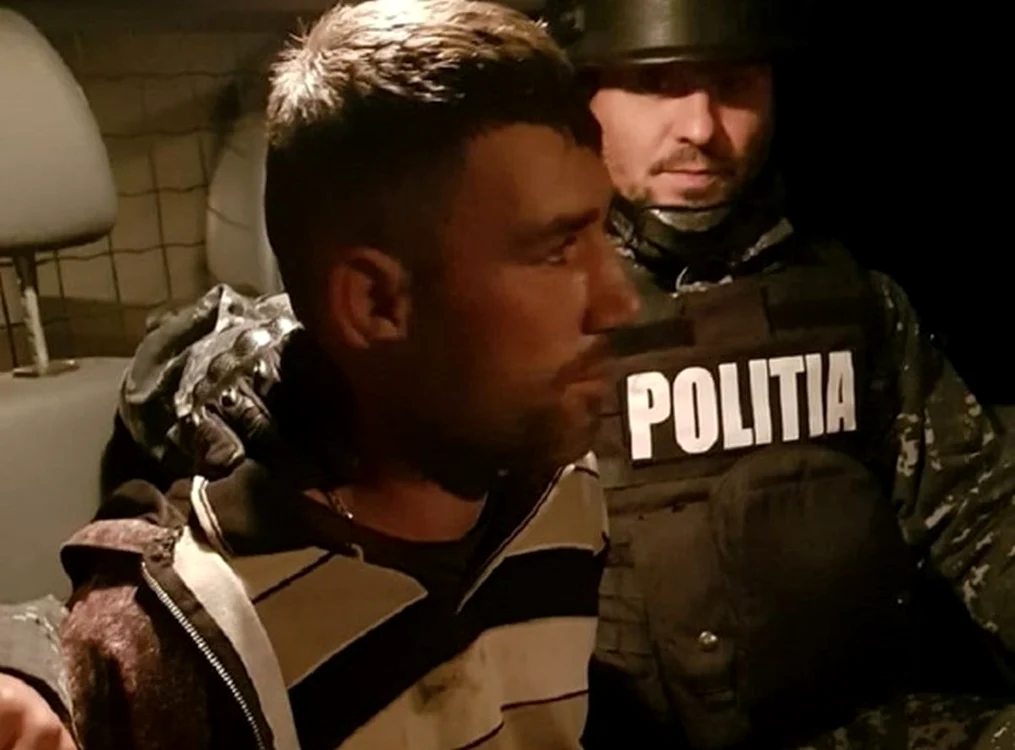 
    Ciobotaru a violat şi omorât, în ianuarie 2005, o femeie de 73 de ani Foto: IPJ Vrancea  