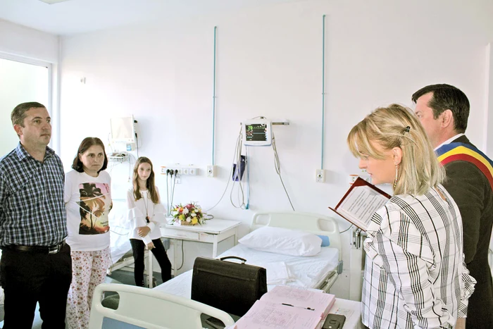 Constantin şi Maria au făcut cununia civilă după 15 ani de relaţie