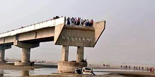 barbati morti in India Foto X jfif