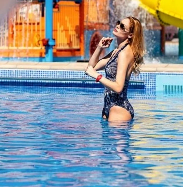 Valentina Pelinel este la fel de suplă ca atunci când era modelFoto: Instagram