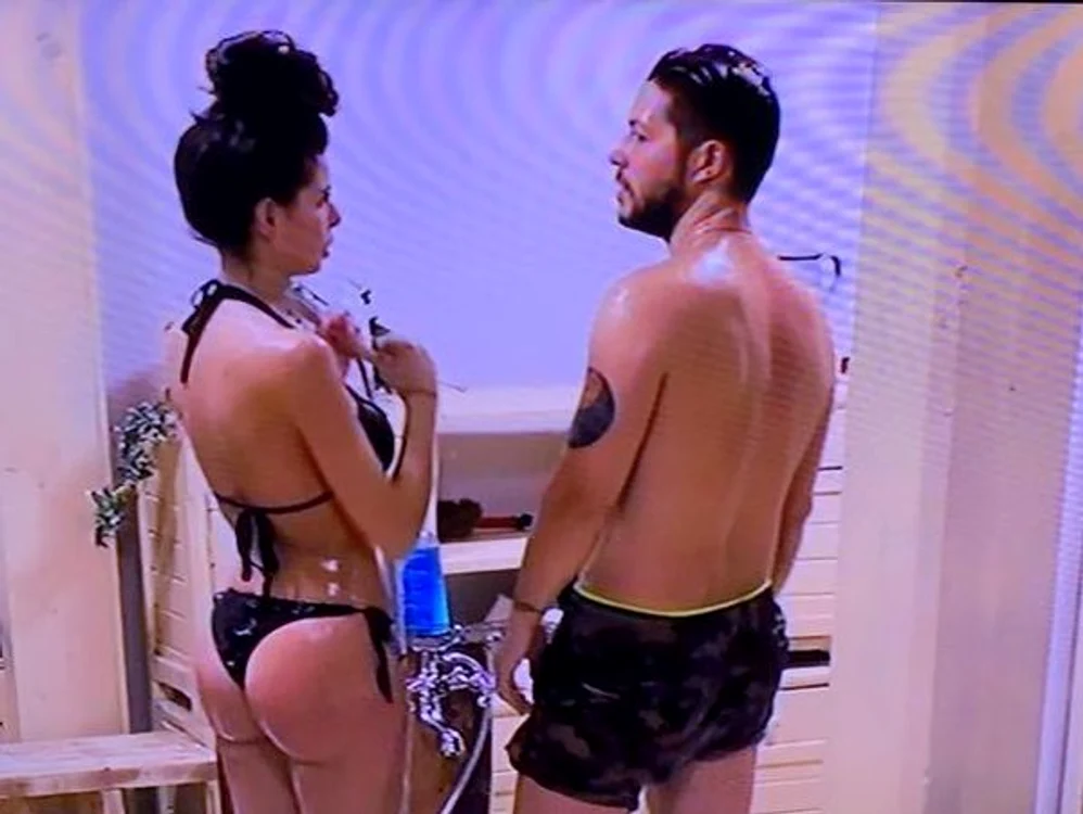 Jorje a fost răsfăţat de Ioana cu un masaj 