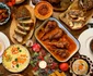 Nu lipsesc sărmăluțele, fripturile și aperitivele