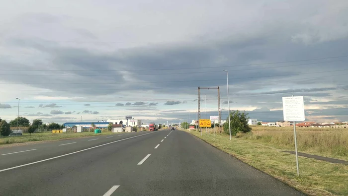 O porțiune cu patru benzi în zona Giramata FOTO Ștefan Both 