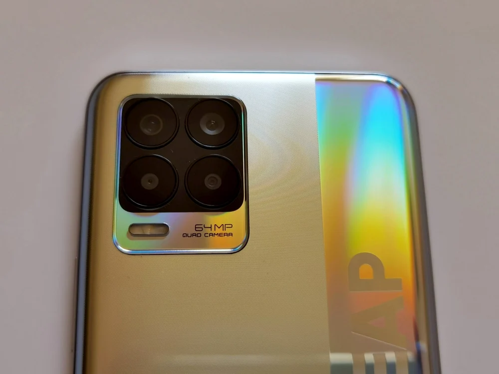 Realme 8 camera spate FOTO Adrian Pogîngeanu