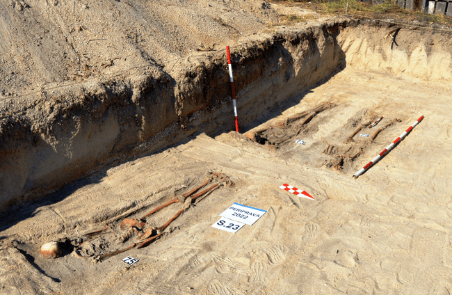 Descoperiri de ultimă oră în lagărul de la Periprava: deținuți înhumați în gropi comune