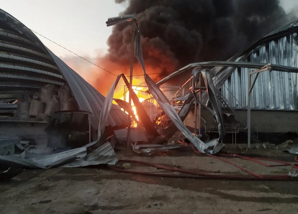 Silozuri de cereale lovite de rusi in Ucraina FOTO EPA-EFE