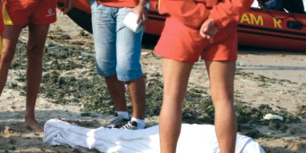 Mirel, scos din mormântul de alge
