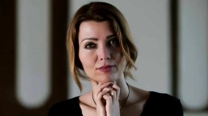 Elif Shafak este una dintre primele autoare publicate în colecţia „Junior“