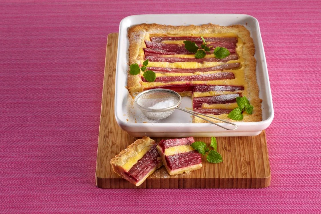 tarta cu vanilie si rubarba jpeg