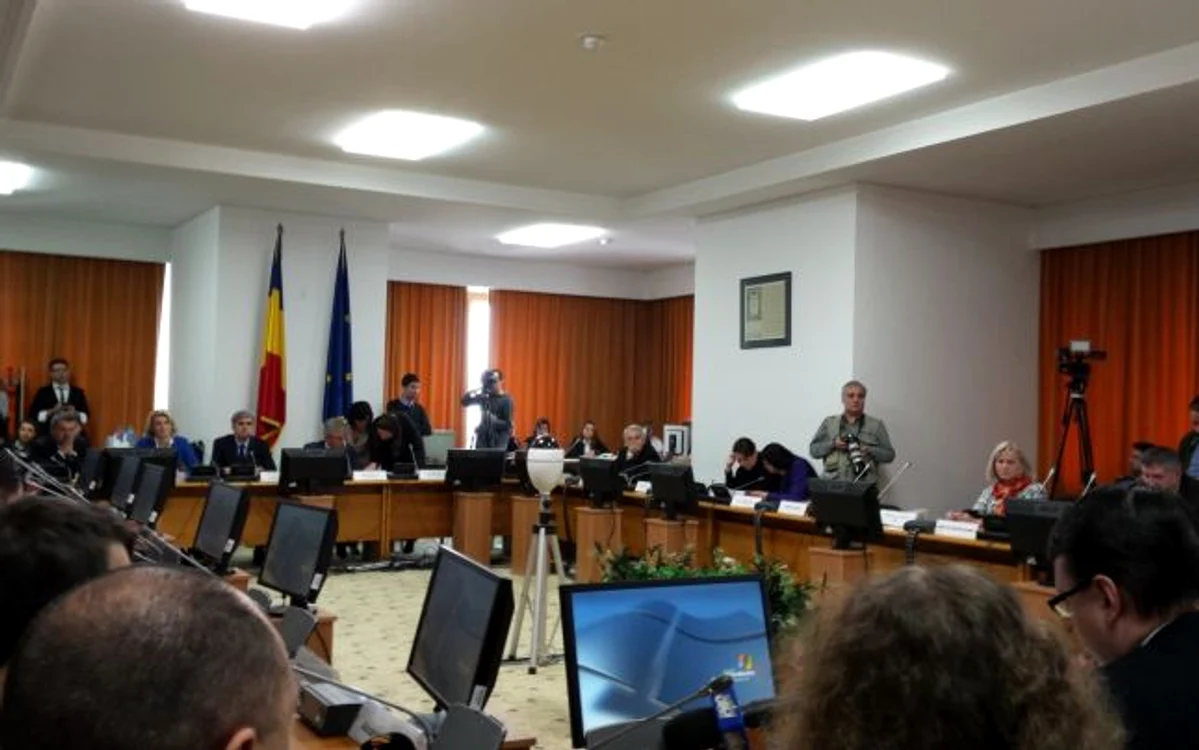 Senatorii din Comisia Buget Finanțe au amânat azi dezbaterea pe tema salariilor