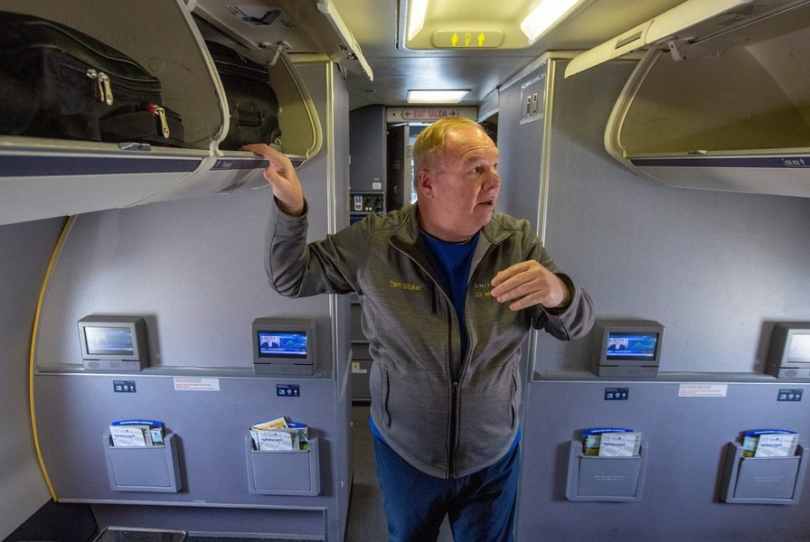 Aventurile americanului care și-a luat un abonament pe viață la o companie aeriană. „A trăit ca un sultan“