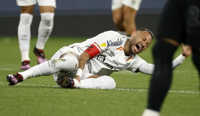 Neymar și-ar fi dorit să participe la Campionatul Mondial (FOTO: EPA)