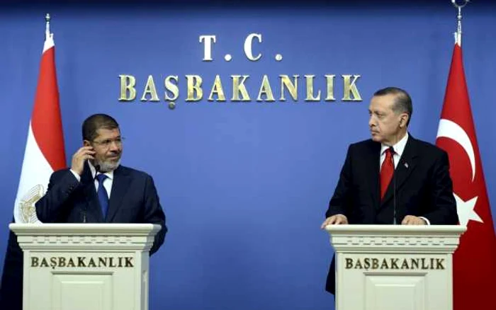 Preşedintele Egiptului Mohamed Morsi şi premierul Turc Recep Tayyip Erdogan