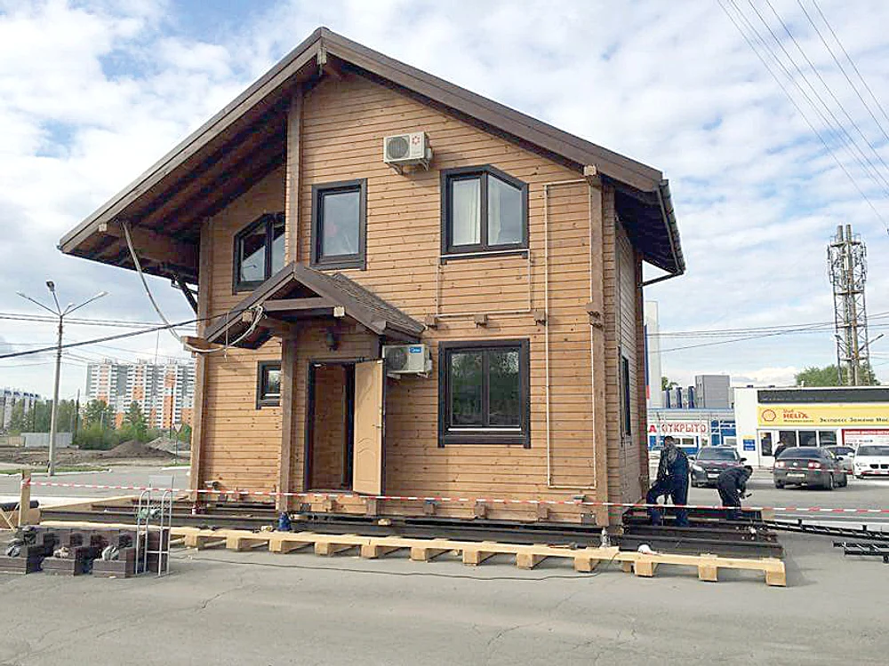 
    Elbrus Nigmatullin a deplasat 3 metri construcţia de 30 de tone  
