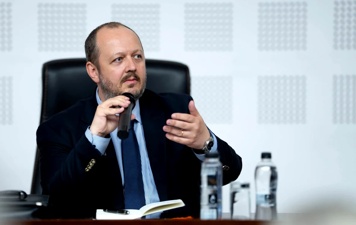 Adrian Papahagi explică de ce îl abandonează pe Eugen Tomac. FOTO: Facebook/Adrian Papahagi