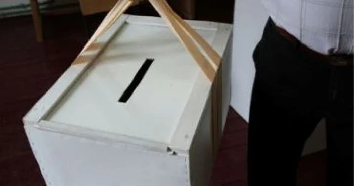 Doljenii au abuzat de urna mobilă la primul tur al prezidenţialelor