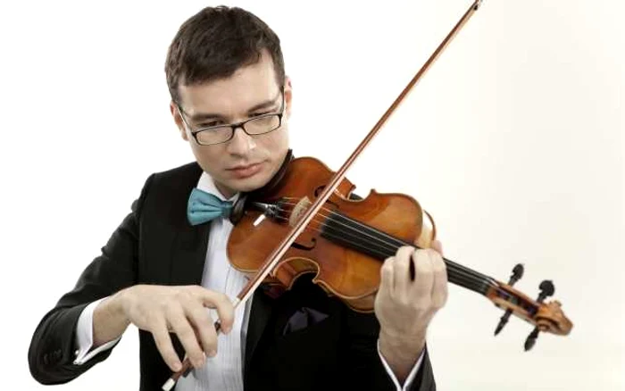 Alexandru Tomescu este unul dintre cei mai apreciaţi tineri violonişti din lume