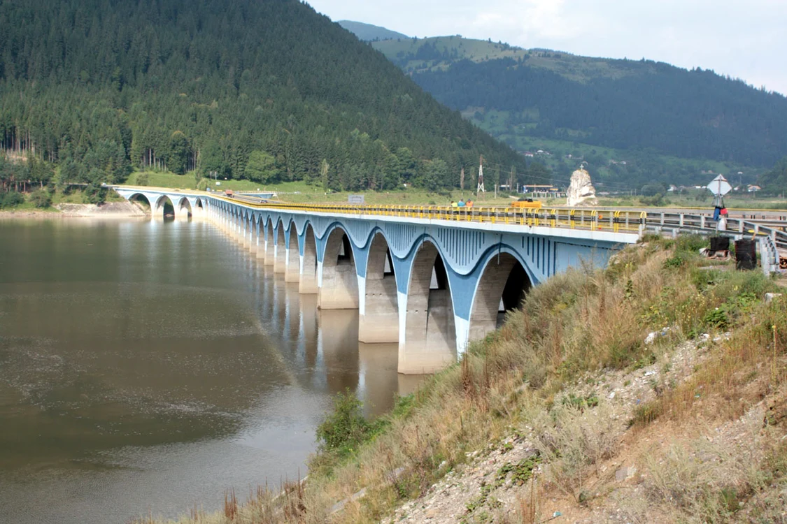 A8 va străbate şi viaductul de la Poiana Largului FOTO Cooltneamt.ro