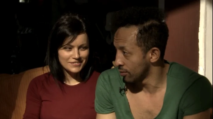 Povestea de iubire a lui Kamara cu soţia lui a început pe Facebook