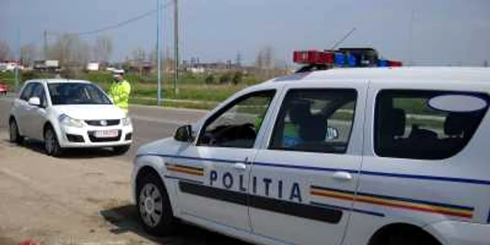 Echipajele poliţiei sunt la toate ieşirile din oraş 