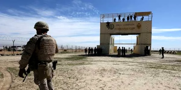 Poliţişti federali irakieni sunt instruiţi de militari spanioli în cadrul unui curs NATO la baza militară de la Basmaya la sud de Bagdad 12 martie 2018 FOTO EPA-EFE/AHMED JALIL