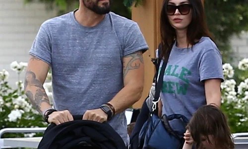 Exclusive Premium: Megan Fox, Brian Green & Kids Enoy Their Time Out In LA***NO USE W/O PRIOR AGREEMENT CALL FOR PRICING*** jpeg