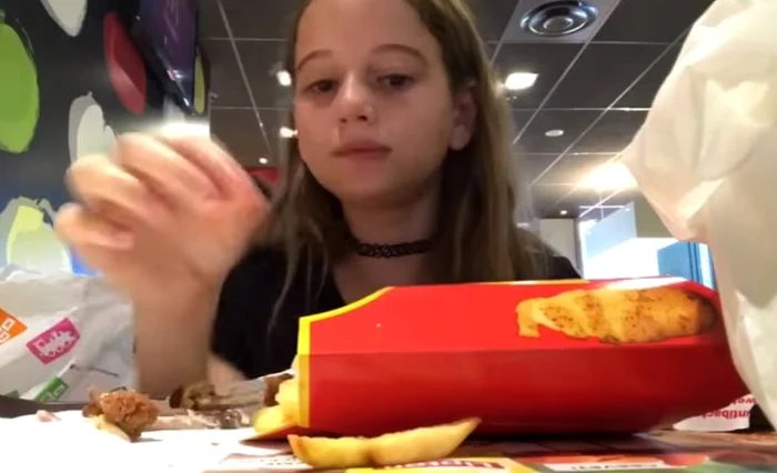 Irina Columbeanu le-a arătat fanilor săi că iubeşte mâncarea de la fast-food