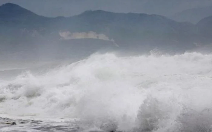 Un uragan de categorie 3 poate crea valuri uriașe