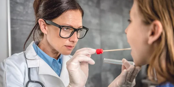 Fusobacterium este un tip de bacterii care se găsesc frecvent în gură Foto passeportsante net