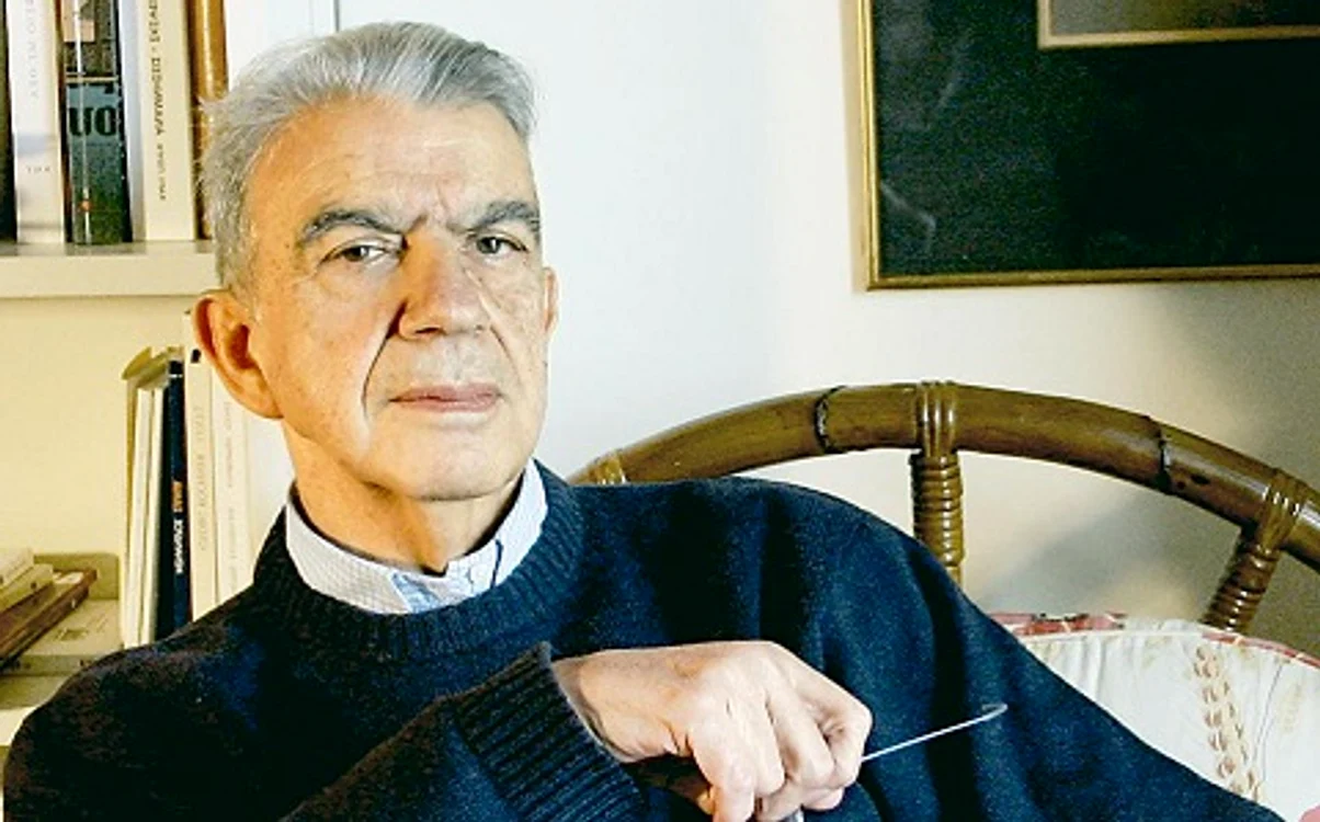 
    Menis Koumandareas a fost unul dintre cei mai iubiţi şi apreciaţi scriitori greciFoto: ekathimerini.com  
