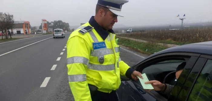 Şoferul cu permis fals s-a oferit să dea bani, ca să scape de dosarul penal Foto: arhivă Adevărul