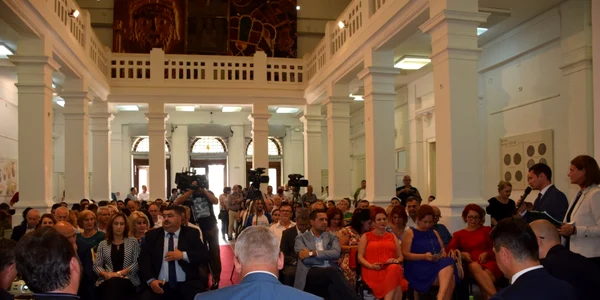dezbatere ue targoviste