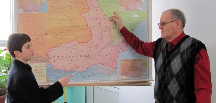 Nicolae Andron este profesor de Istorie de 32 de ani