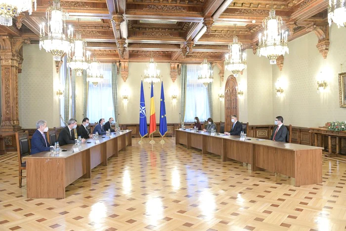 
    Coaliția de guvernare a participat la a doua rundă de consultări la Cotroceni. Premierul propus este Florin Cîțu  