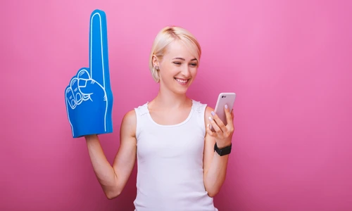 Ce a reusit un microbist sa si convinga sotia sa faca pentru a urmari Cupa Mondiala  Sursa imagine shutterstock 1485197300 jpg