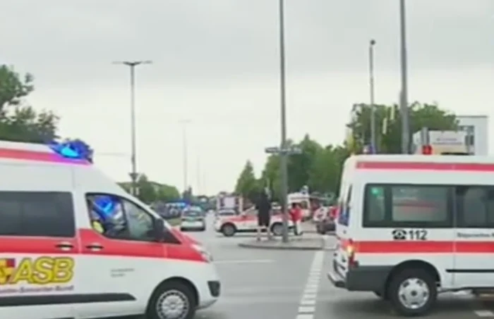 
    Cel puțin 15 persoane și-au pierdut viața în urma atacului teroristFoto captură/Digi24  