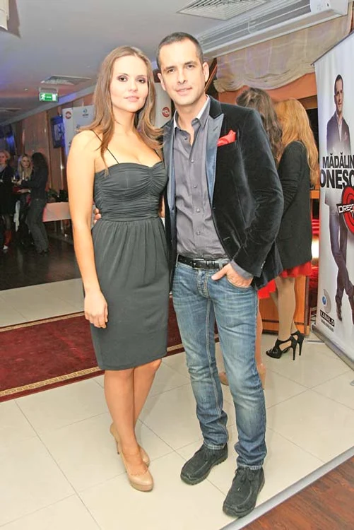 
    Au rămas fără  verighete  