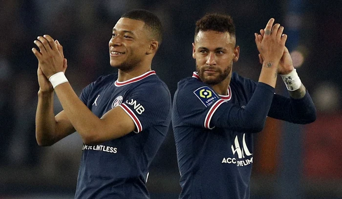 Mbappe și Neymar, starurile lui PSG, plătite cu bani grei de emirul qatarez. Foto Getty images