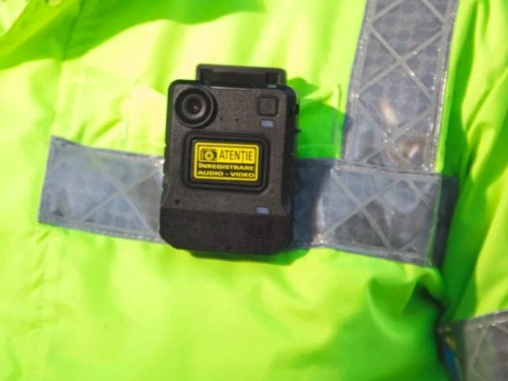 Polițiștii locali ar putea fi dotați cu dispozitive de tip bodycam. Proiectul de lege a trecut de Senat