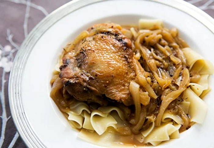 
    Trebuie să încerci această reţetă de pui cu ceapă în sos de bere!clickpoftabuna.ro  