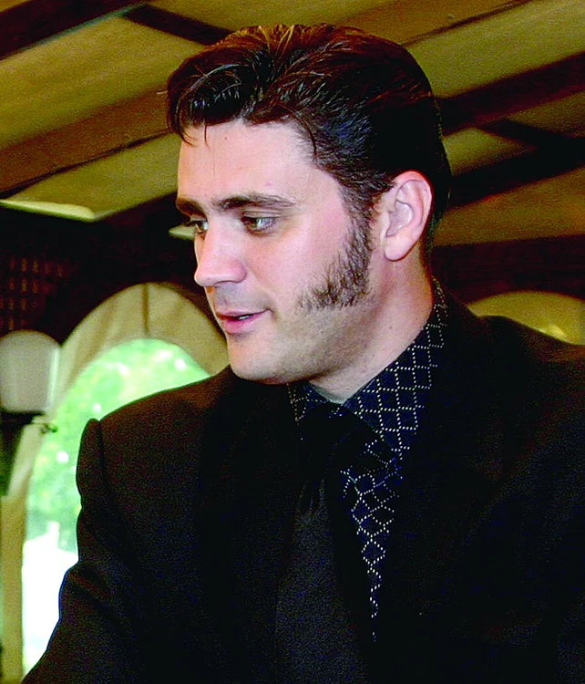 
    Cătălin Negreanu  