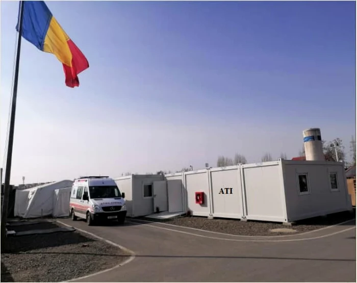 Sistemul medical modular de izolare şi tratament (SMMIT) Timişoara Foto: Facebook/ Spitalul Clinic Militar de Urgenţă „Dr. Victor Popescu”, Timişoara